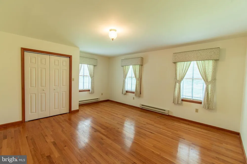 6253 MIDDLE POINT ROAD Neavitt, MD 21652
