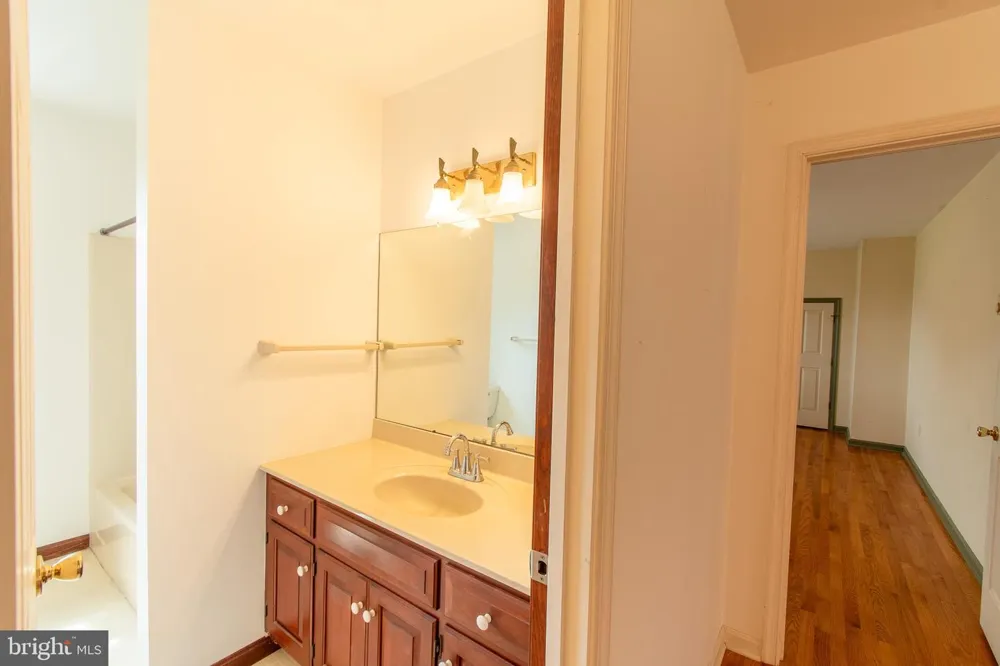 6253 MIDDLE POINT ROAD Neavitt, MD 21652