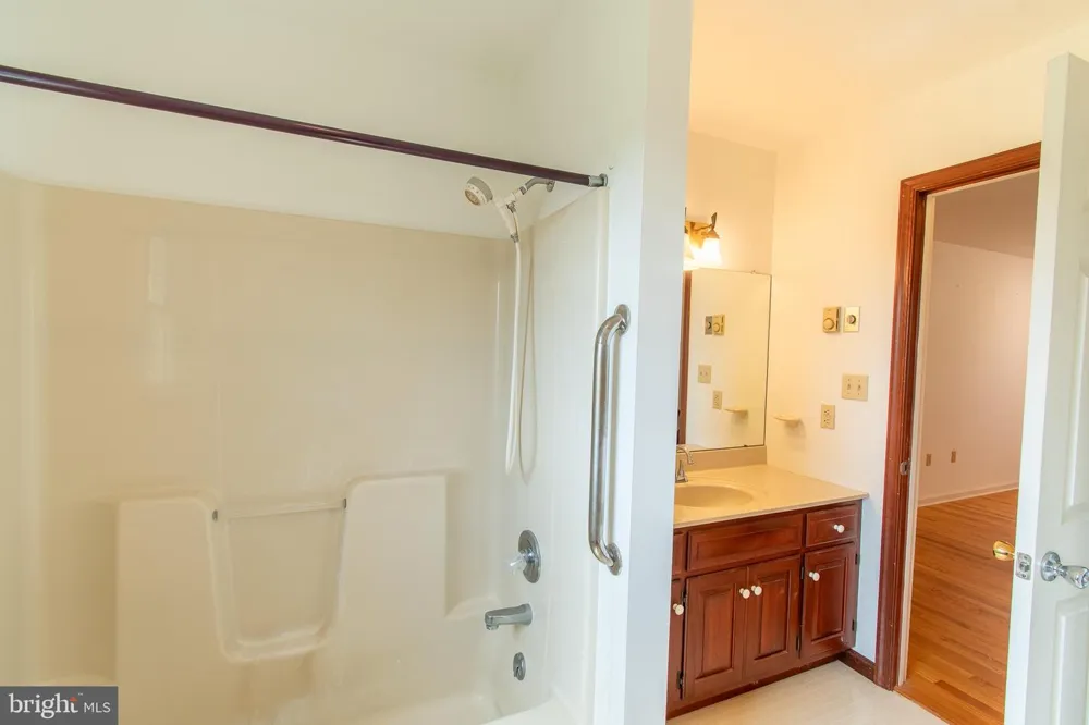 6253 MIDDLE POINT ROAD Neavitt, MD 21652
