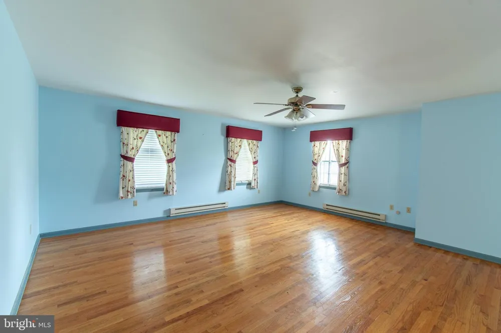 6253 MIDDLE POINT ROAD Neavitt, MD 21652