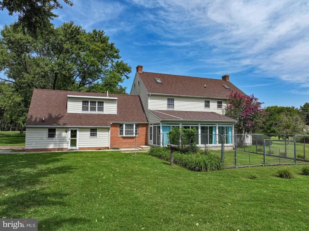6253 MIDDLE POINT ROAD Neavitt, MD 21652