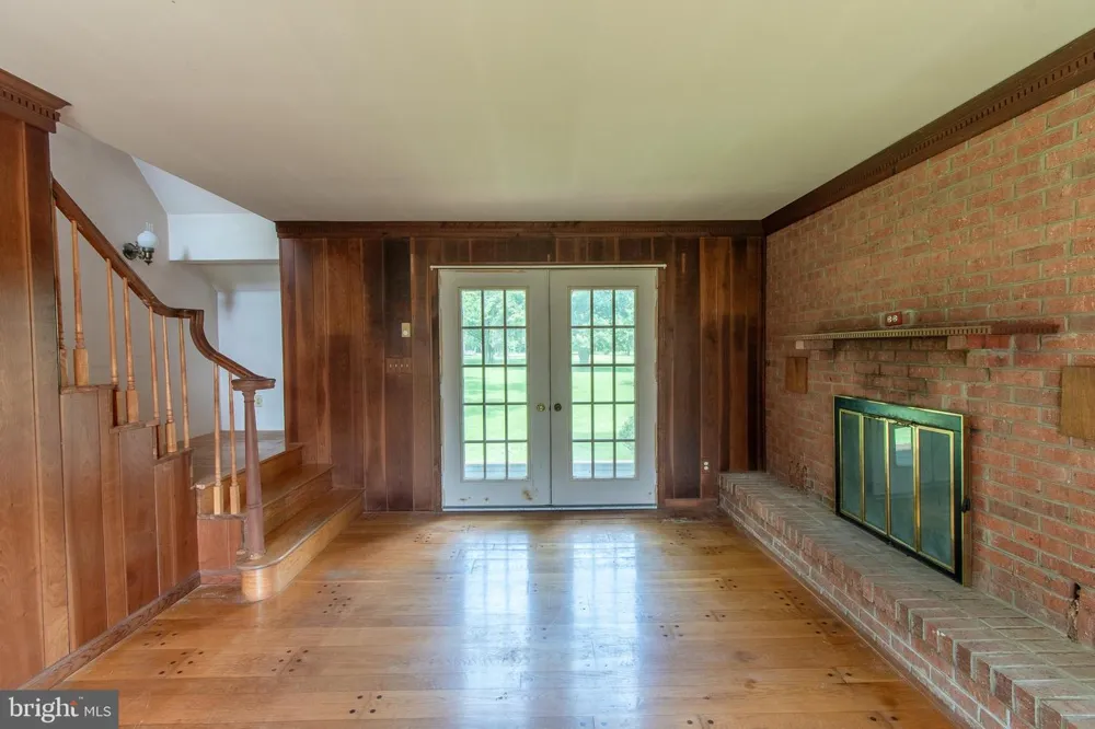 6253 MIDDLE POINT ROAD Neavitt, MD 21652