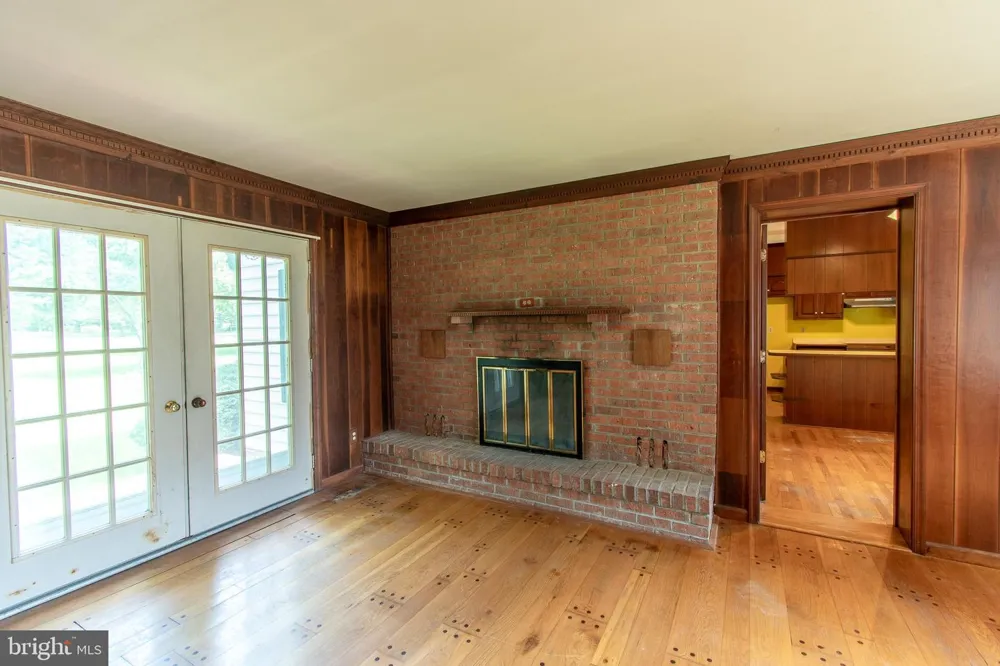 6253 MIDDLE POINT ROAD Neavitt, MD 21652