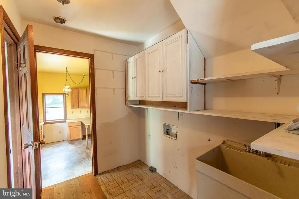 6253 MIDDLE POINT ROAD Neavitt, MD 21652