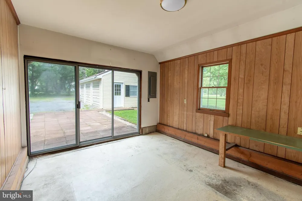 6253 MIDDLE POINT ROAD Neavitt, MD 21652