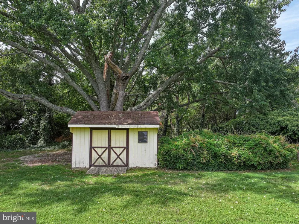 6253 MIDDLE POINT ROAD Neavitt, MD 21652