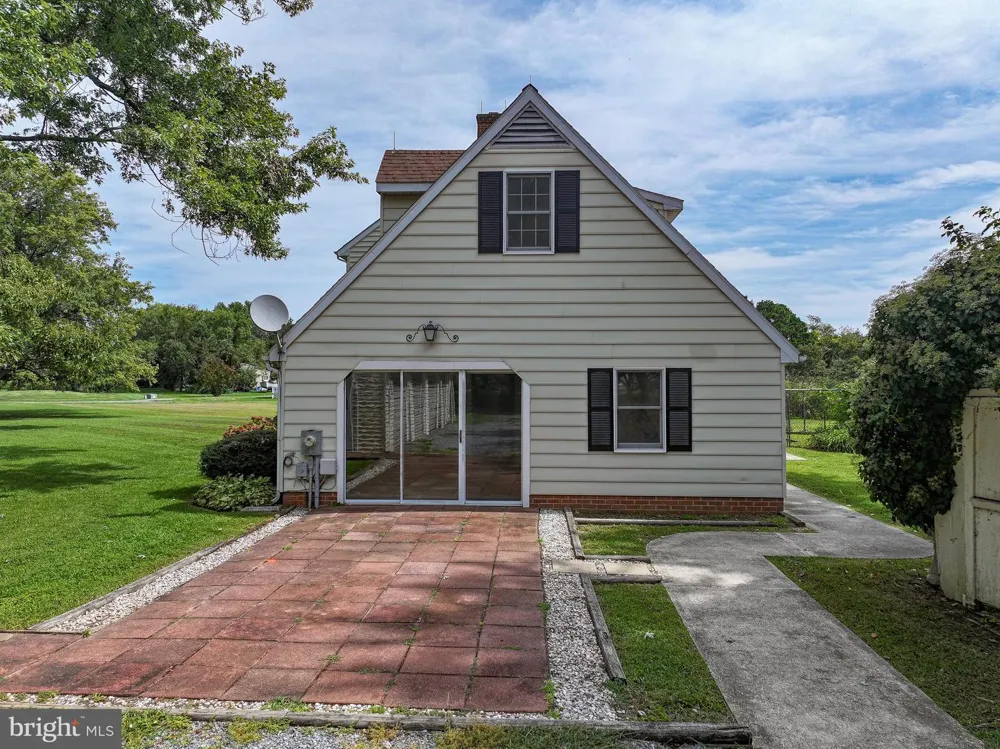 6253 MIDDLE POINT ROAD Neavitt, MD 21652