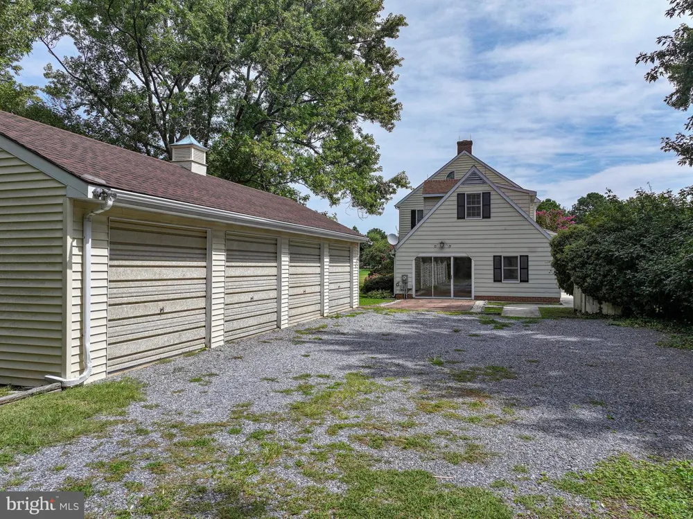 6253 MIDDLE POINT ROAD Neavitt, MD 21652