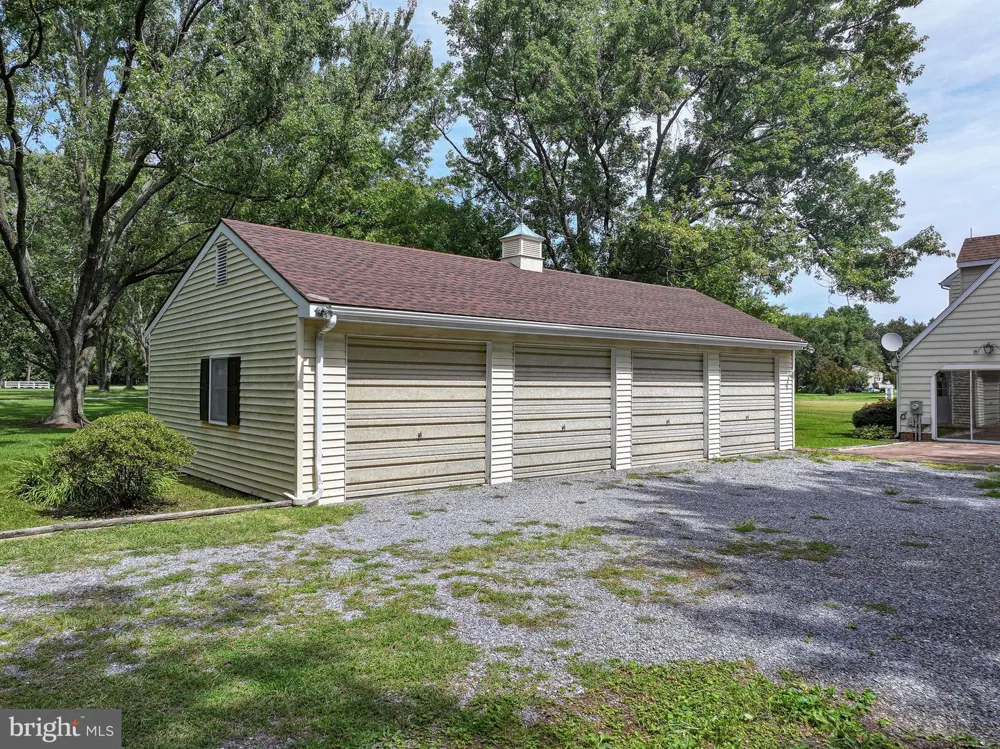 6253 MIDDLE POINT ROAD Neavitt, MD 21652