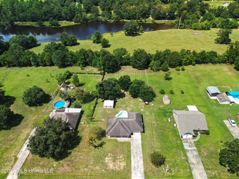 32 Paper Shell Road Carriere, MS 39426