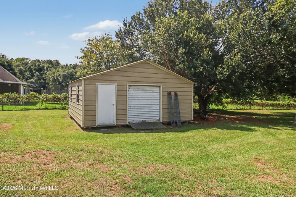 32 Paper Shell Road Carriere, MS 39426