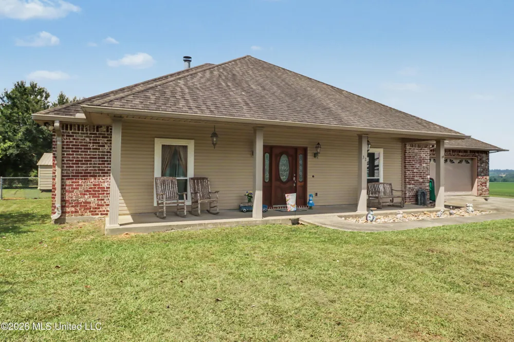 32 Paper Shell Road Carriere, MS 39426