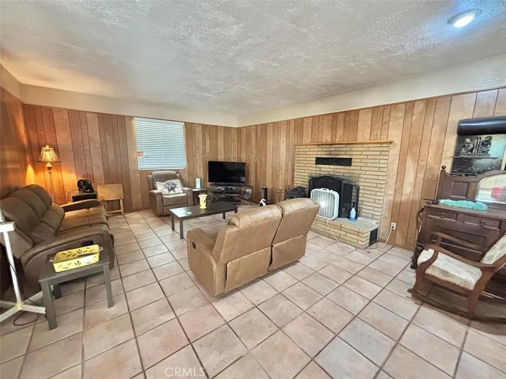 1469 Boyden Lancaster, CA 93534