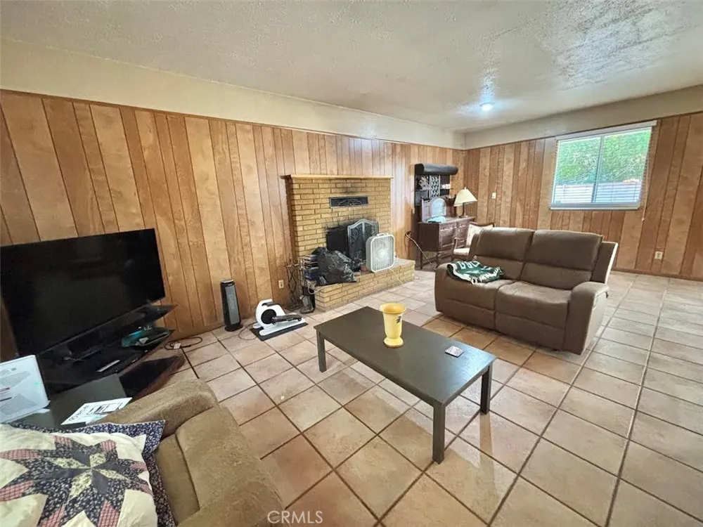 1469 Boyden Lancaster, CA 93534
