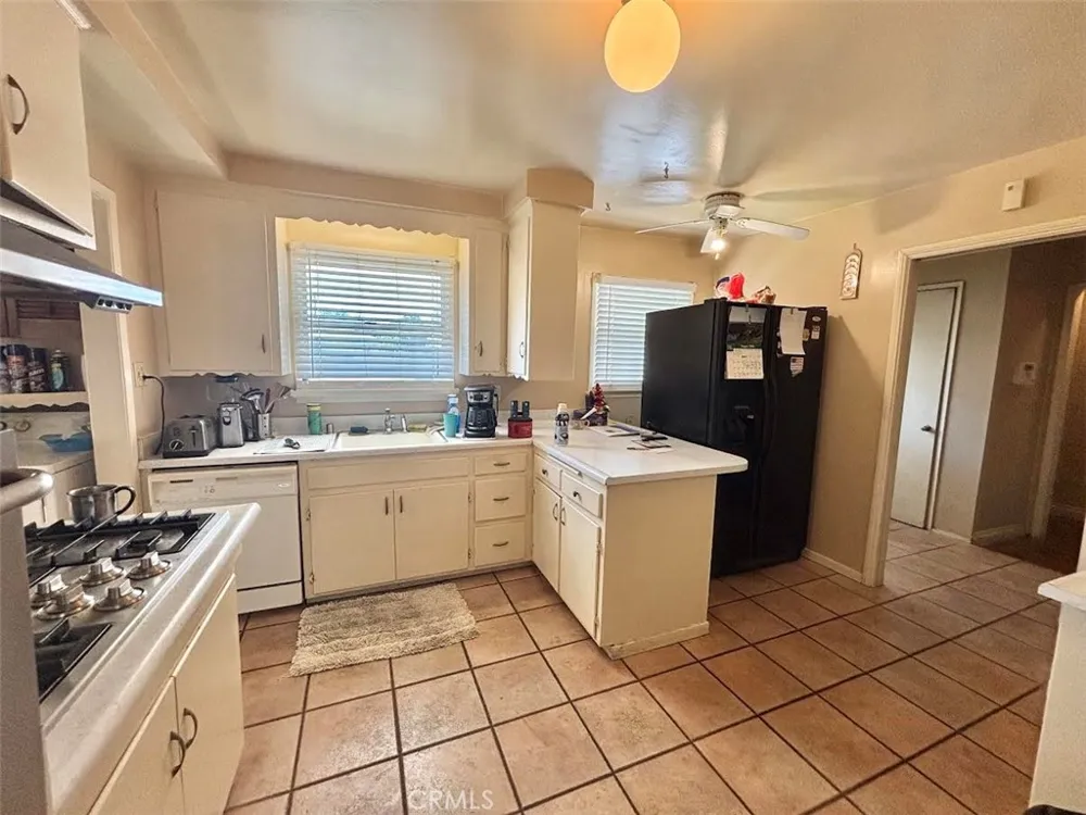 1469 Boyden Lancaster, CA 93534