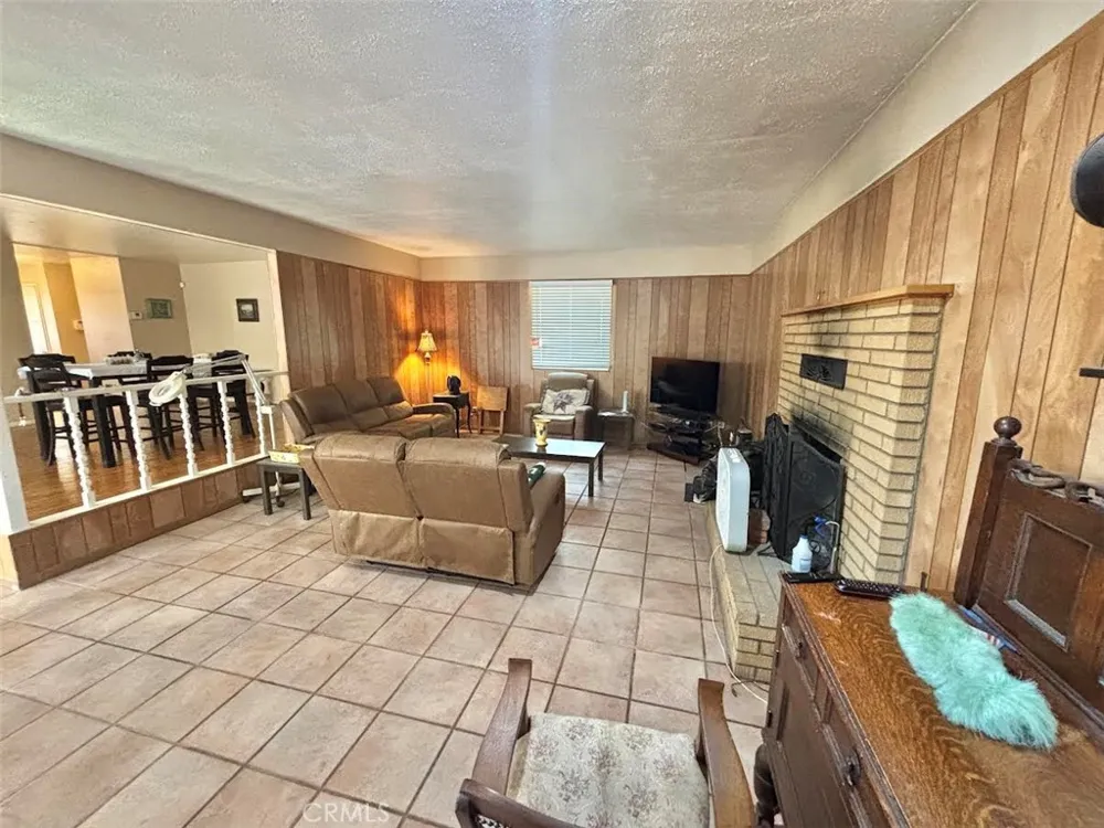 1469 Boyden Lancaster, CA 93534