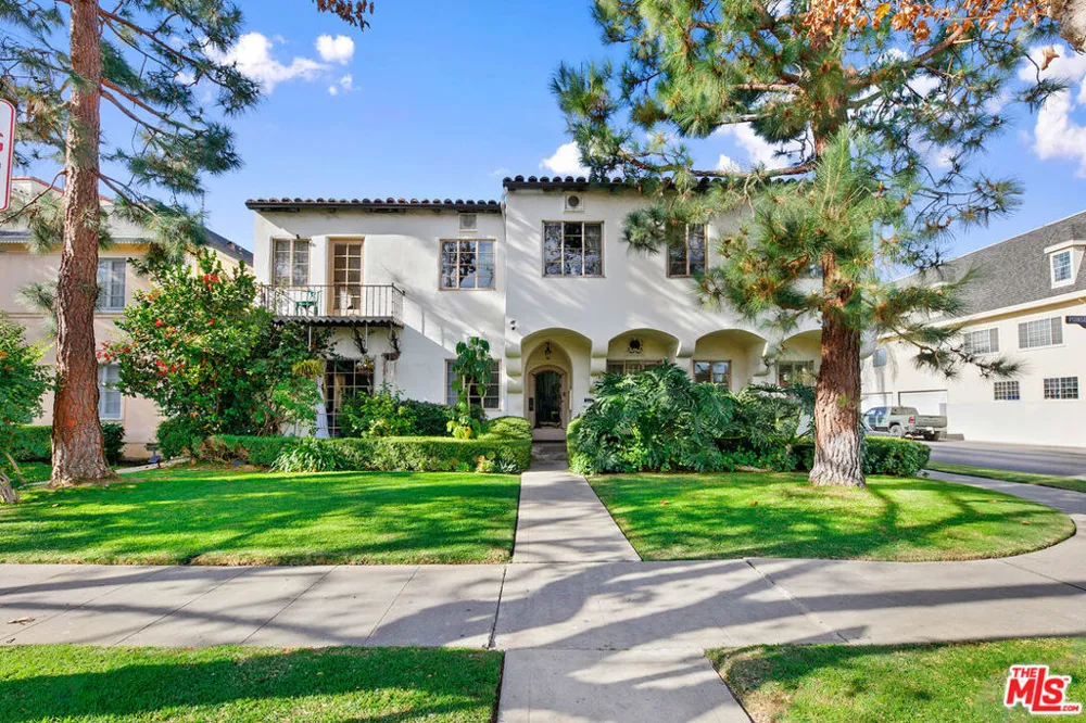 201 S Poinsettia Place #A Los Angeles, CA 90036