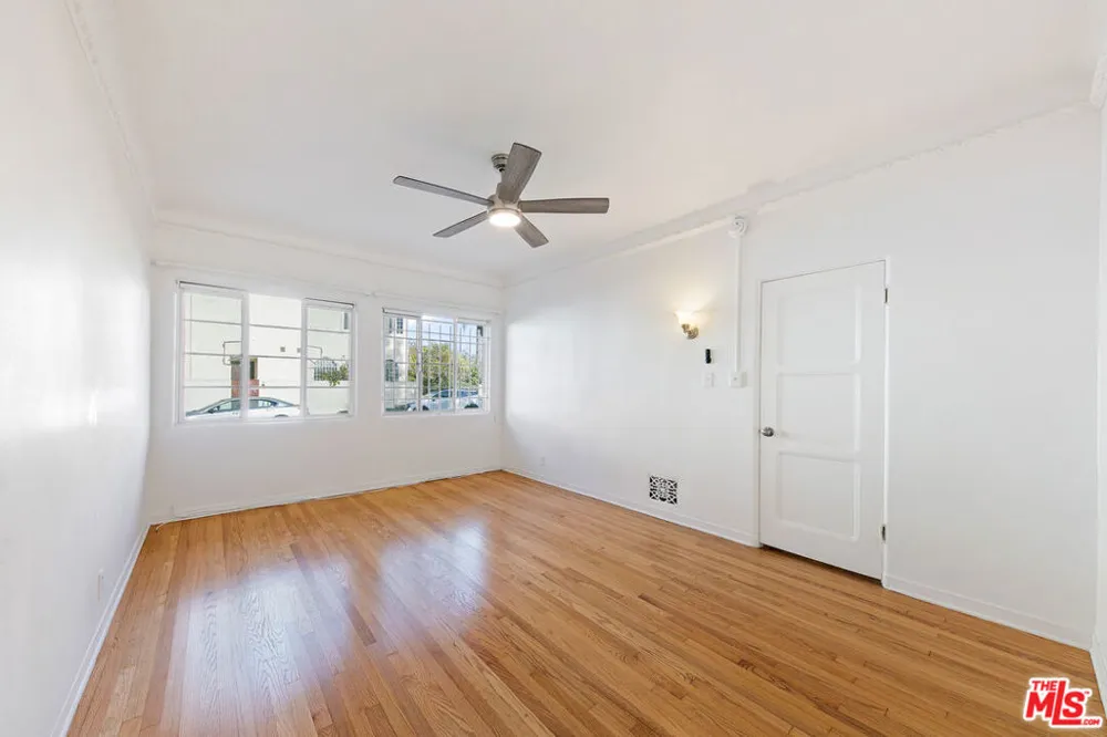 201 S Poinsettia Place #A Los Angeles, CA 90036