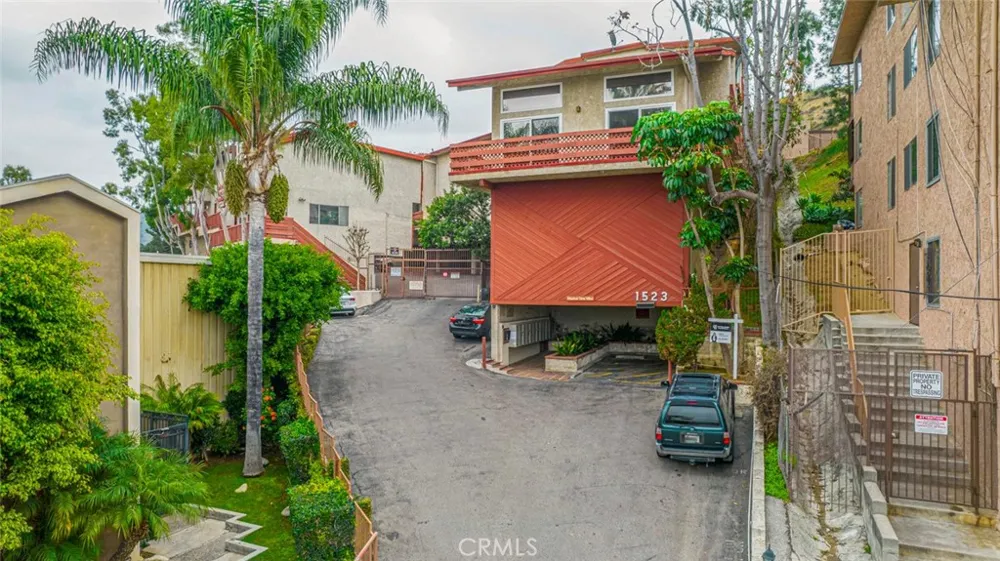 1523 E Windsor #203C Glendale, CA 91205