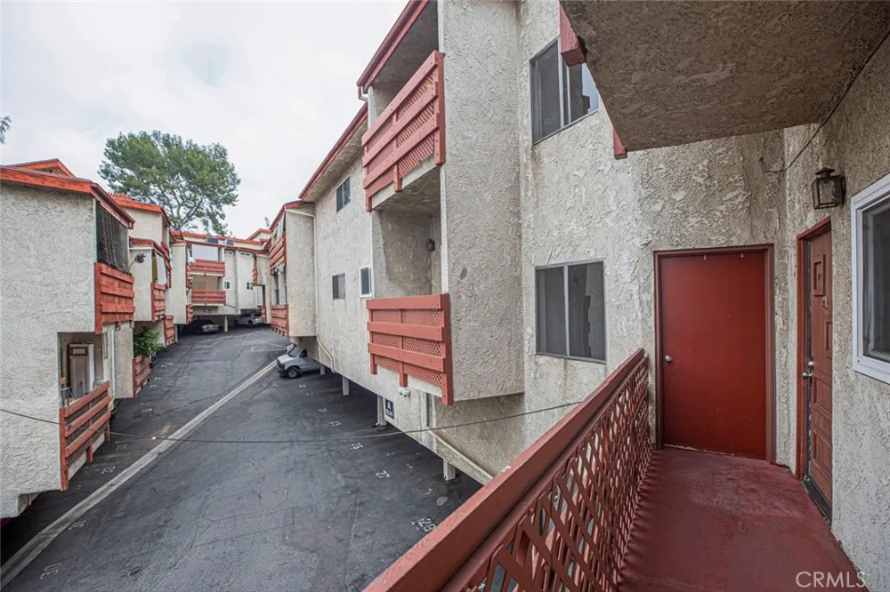 1523 E Windsor #203C Glendale, CA 91205