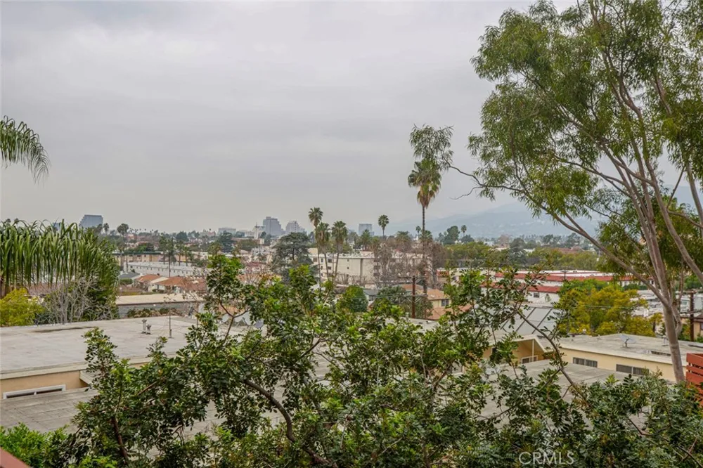1523 E Windsor #203C Glendale, CA 91205