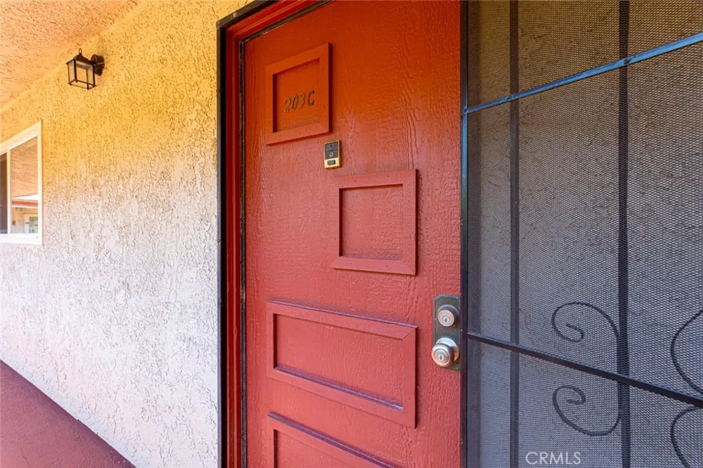 1523 E Windsor #203C Glendale, CA 91205