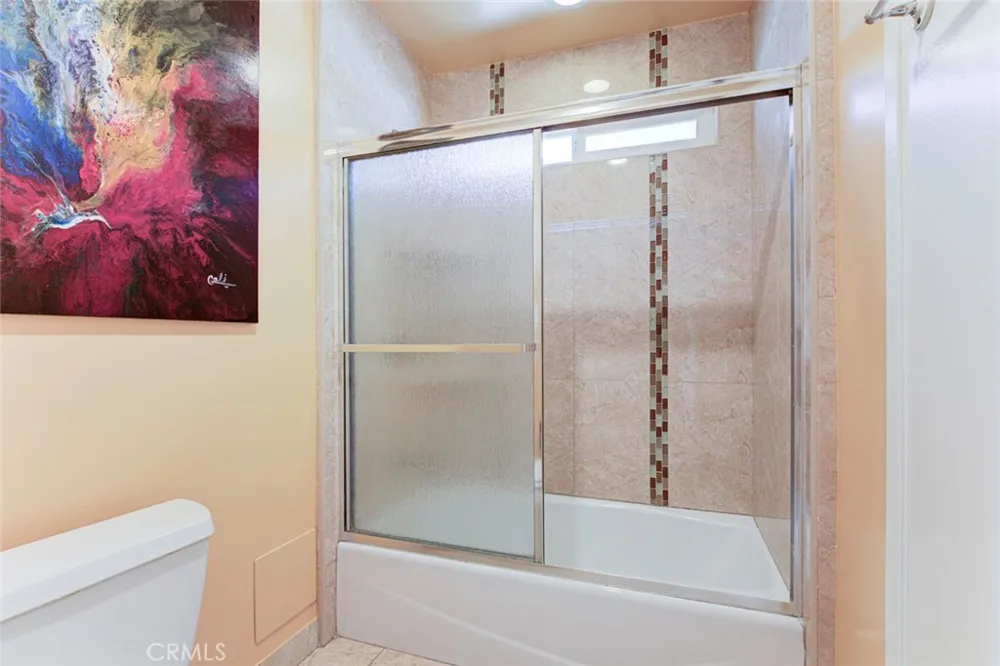 1523 E Windsor #203C Glendale, CA 91205