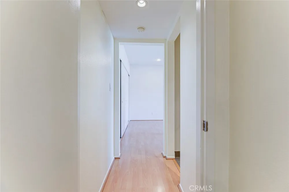 1523 E Windsor #203C Glendale, CA 91205