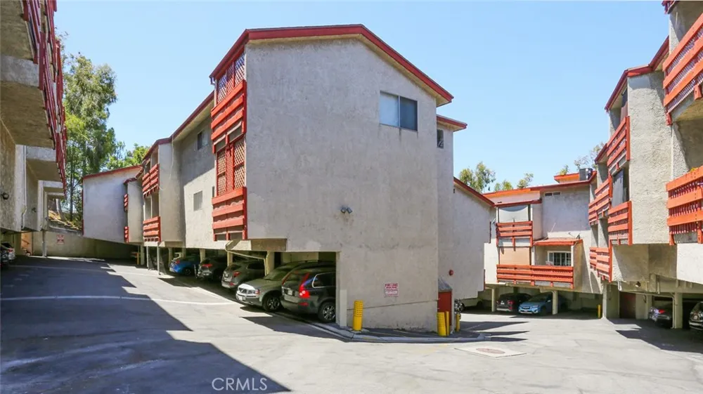 1523 E Windsor #203C Glendale, CA 91205