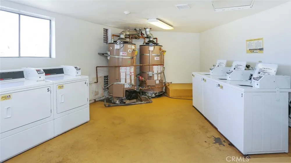 1523 E Windsor #203C Glendale, CA 91205