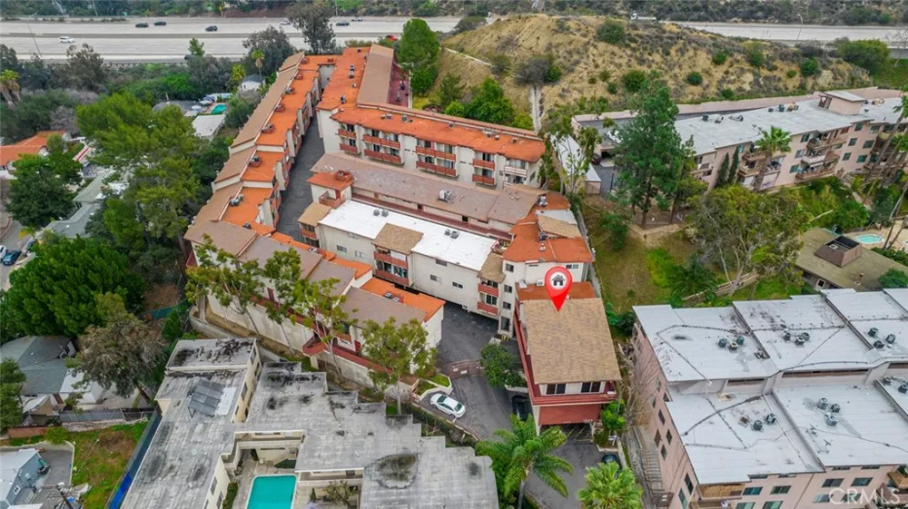 1523 E Windsor #203C Glendale, CA 91205