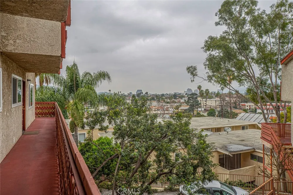 1523 E Windsor #203C Glendale, CA 91205