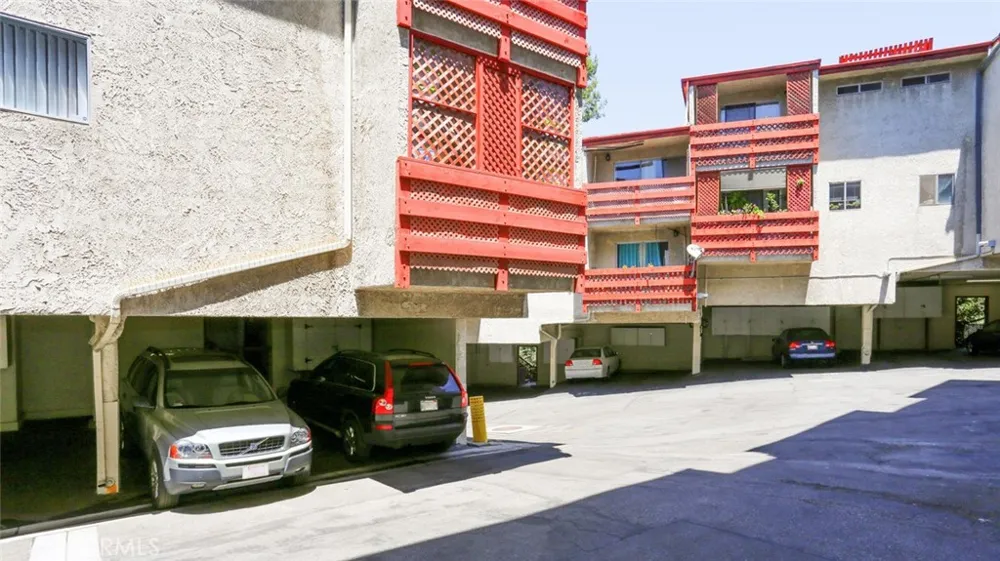 1523 E Windsor #203C Glendale, CA 91205