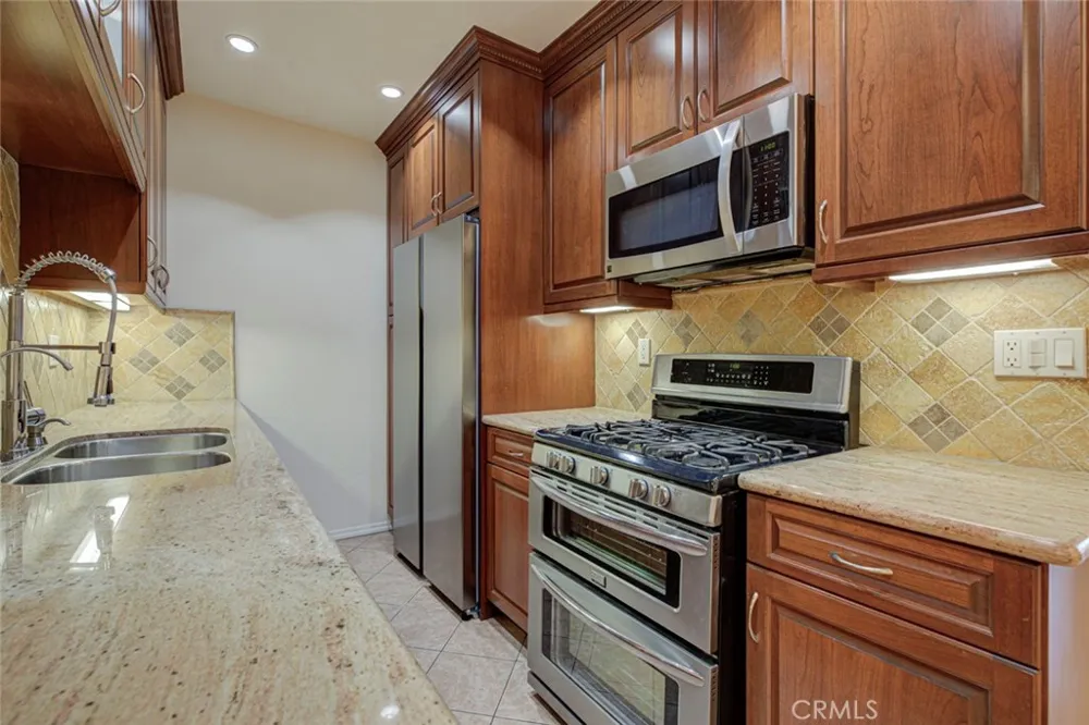 1523 E Windsor #203C Glendale, CA 91205