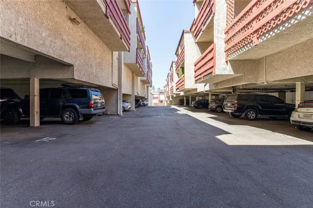 1523 E Windsor #203C Glendale, CA 91205
