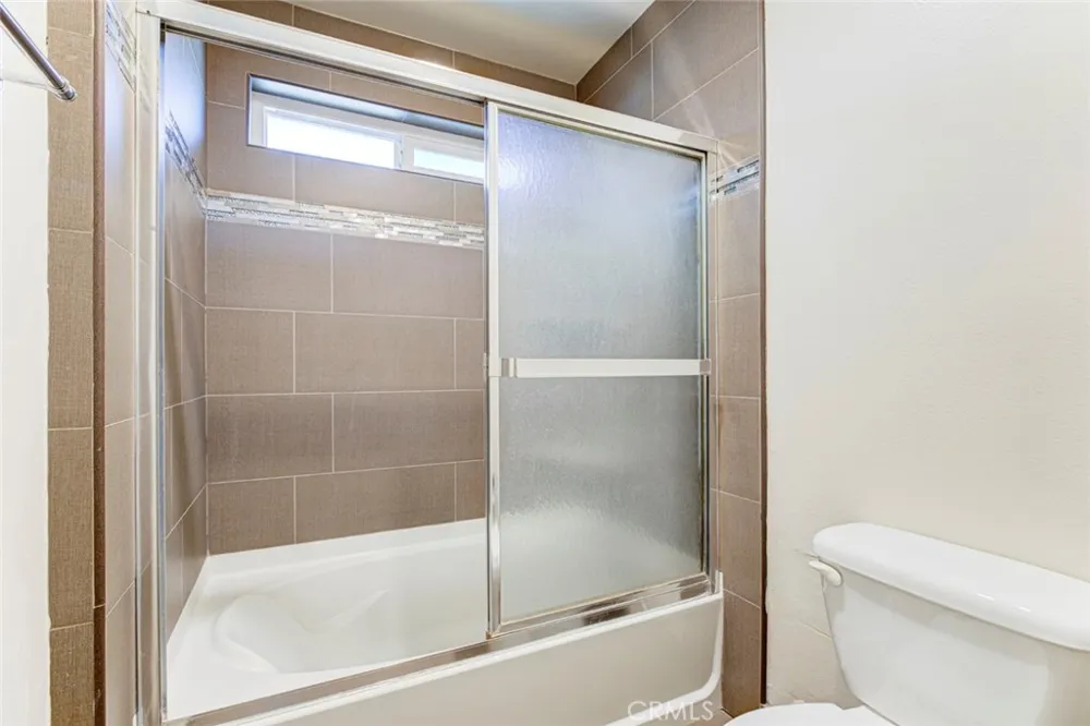 1523 E Windsor #203C Glendale, CA 91205