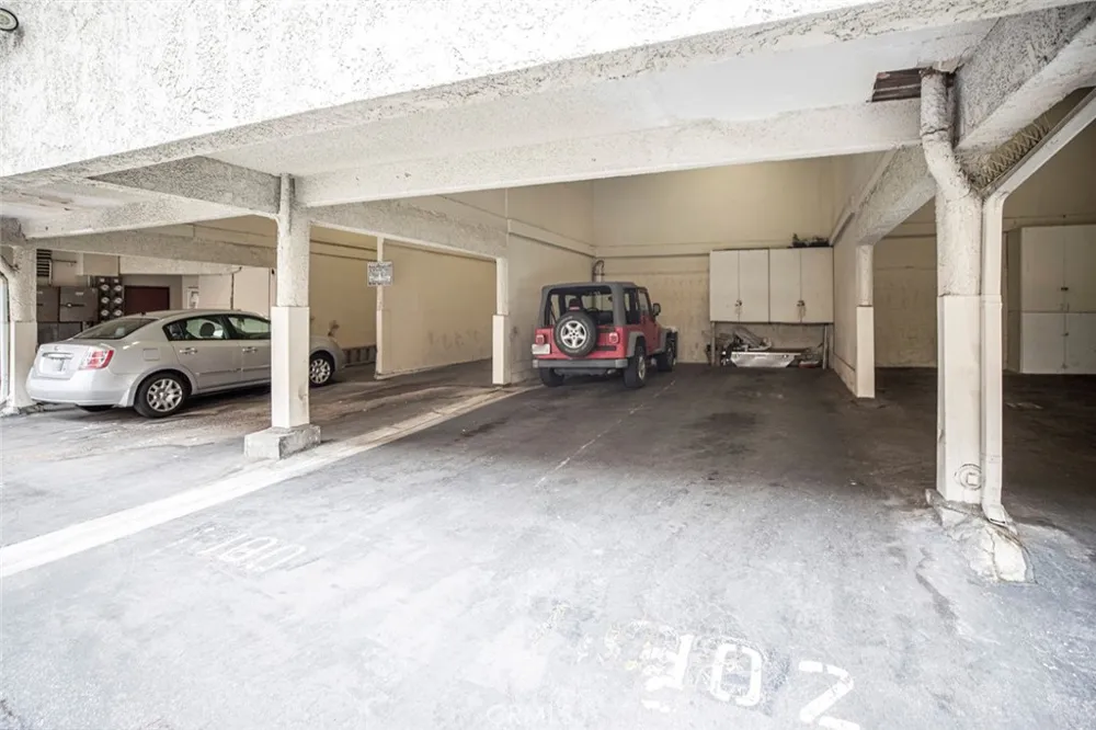 1523 E Windsor #203C Glendale, CA 91205