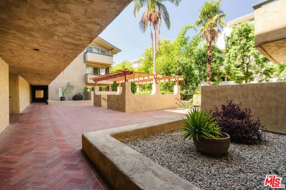 960 San Pasqual Street #203 Pasadena, CA 91106