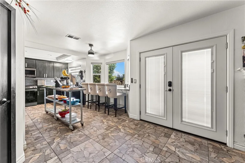 912 Pineridge Upland, CA 91784