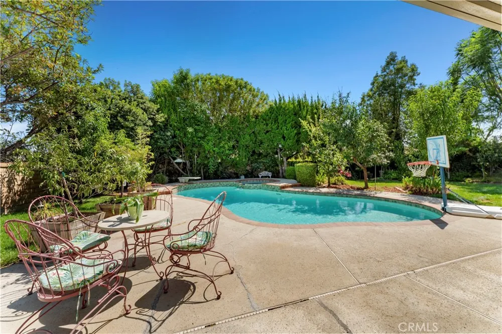 912 Pineridge Upland, CA 91784