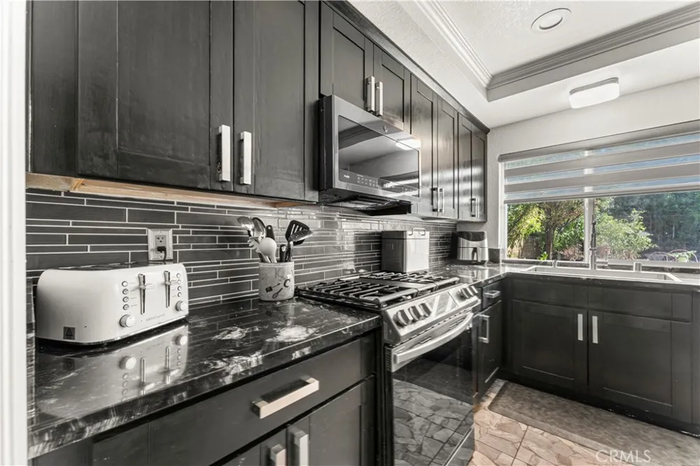 912 Pineridge Upland, CA 91784