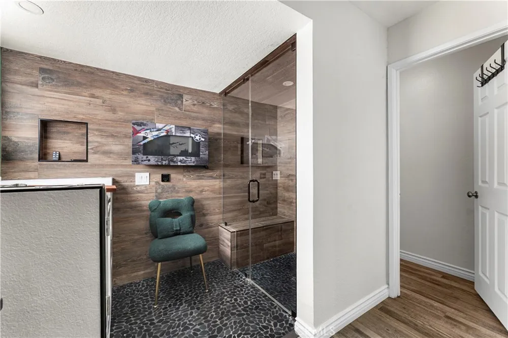 912 Pineridge Upland, CA 91784