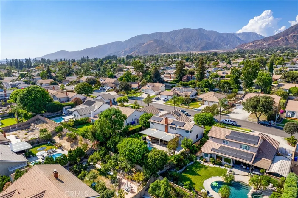 912 Pineridge Upland, CA 91784