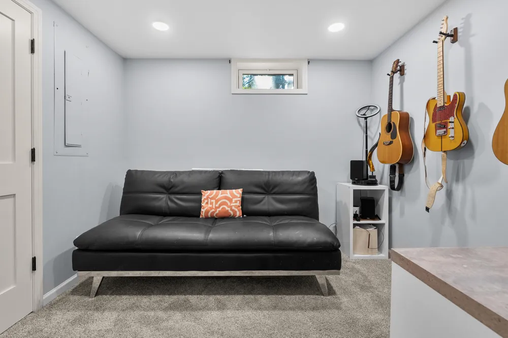604 Jenks Boulevard Kalamazoo, MI 49006