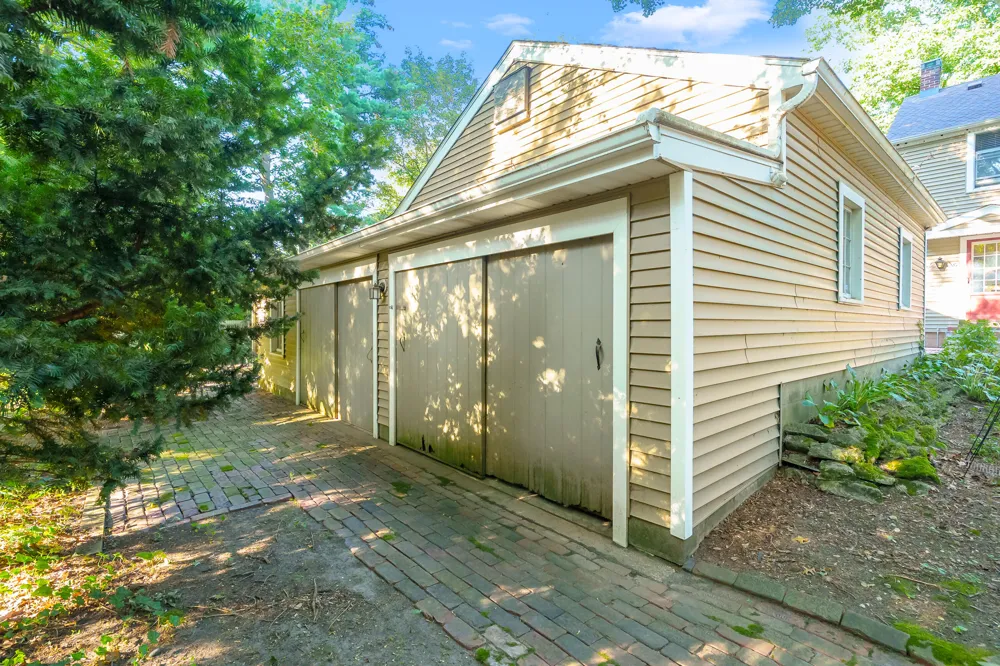 604 Jenks Boulevard Kalamazoo, MI 49006