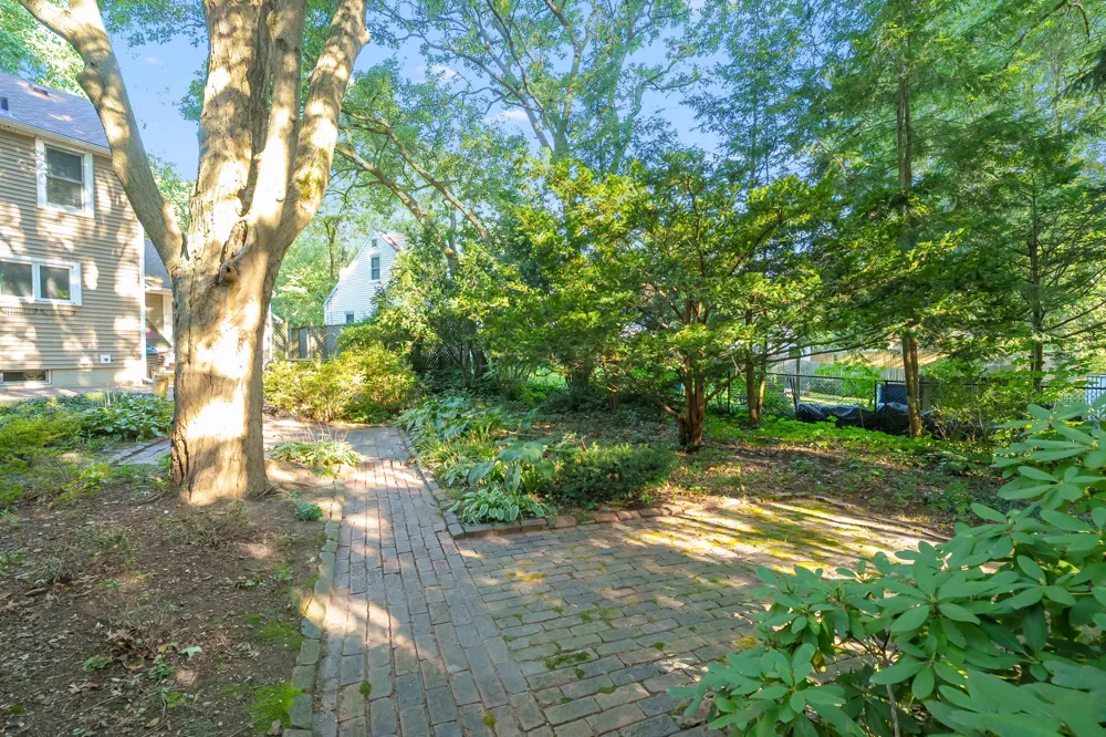 604 Jenks Boulevard Kalamazoo, MI 49006