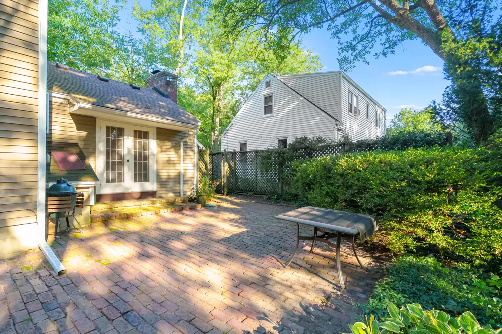 604 Jenks Boulevard Kalamazoo, MI 49006