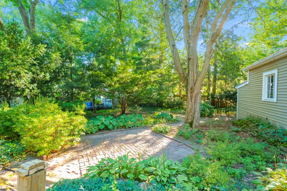 604 Jenks Boulevard Kalamazoo, MI 49006