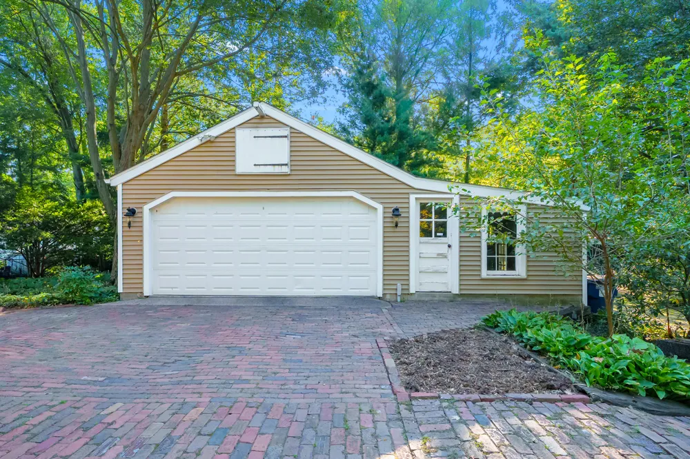 604 Jenks Boulevard Kalamazoo, MI 49006