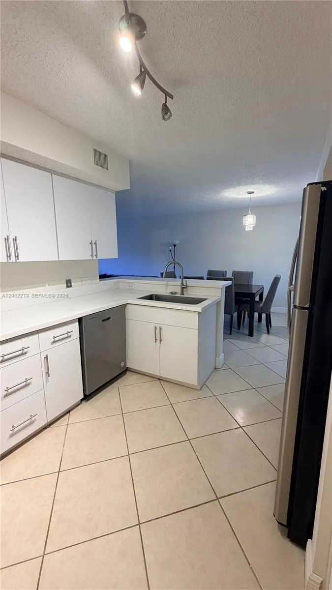 165 NW 96th Ter #3-105 Pembroke Pines, FL 33024